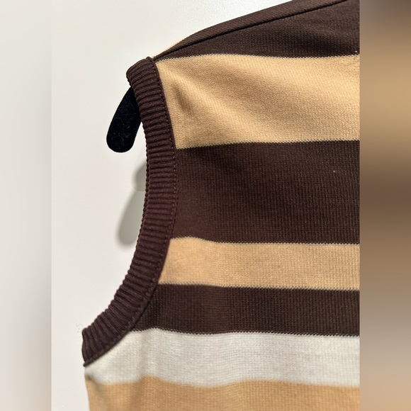 Vintage 1970’s sleeveless mock neck turtleneck - Picture 3 of 5